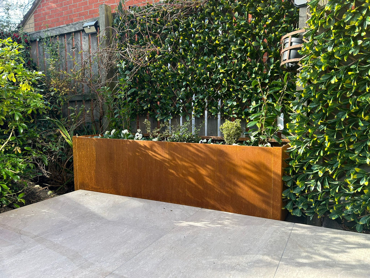 Maintaining Steel Planters and Garden Edging: A simple guide