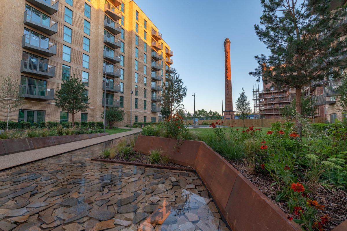 Retaining Wall Hydrostatic Pressure: What Drainage Does My Steel Edge Need?